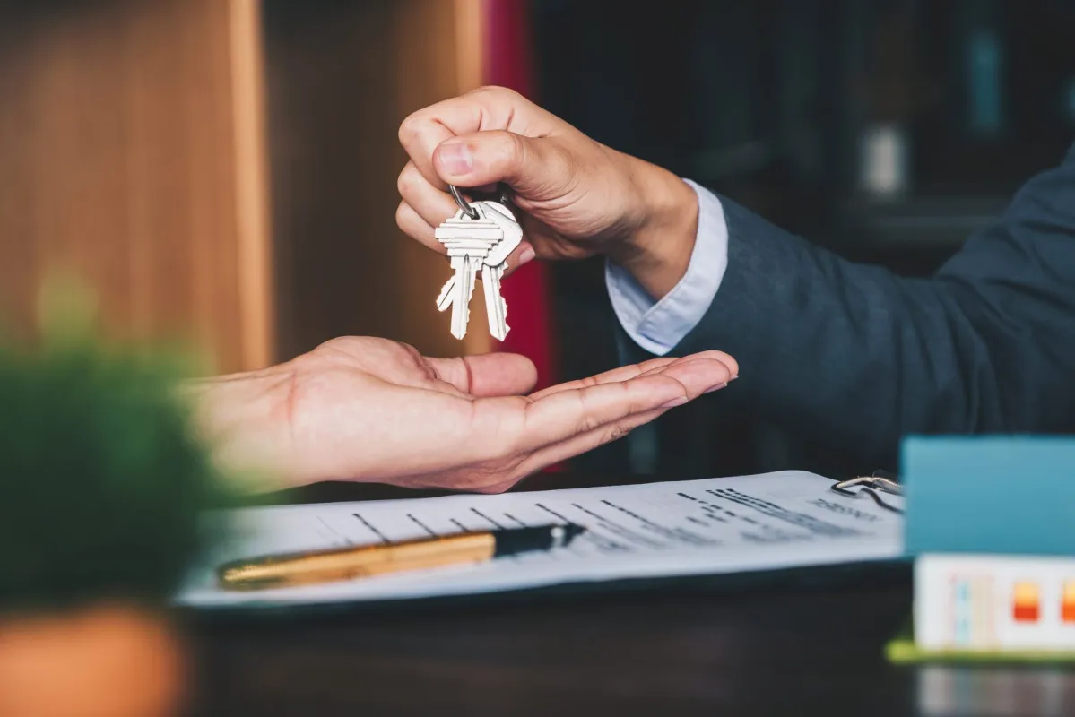 signing a house contract